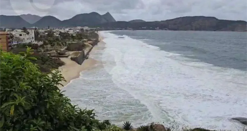 Terreno à venda, 425 m² por R$ 750.000,00 - Camboinhas - Niterói/RJ