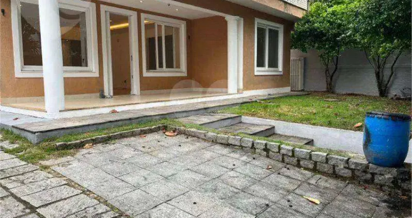 Casa com 3 dormitórios à venda, 357 m² por R$ 3.000.000,00 - Itacoatiara - Niterói/RJ