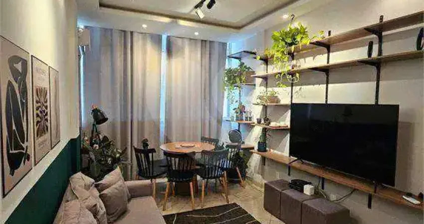 Lindo apartamento reformado, 3 quartos, suíte e 1 vaga garagem, elevador e portaria 24 horas