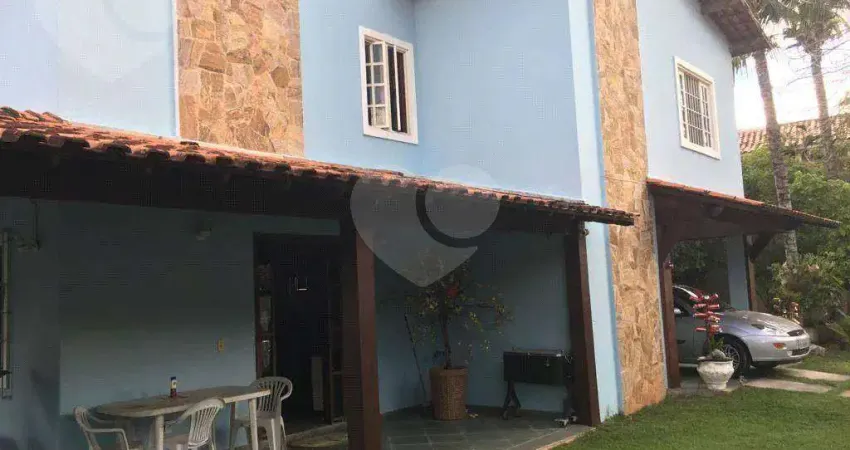 Casa com 4 dormitórios à venda, 200 m² por R$ 1.000.000,00 - Itaipu - Niterói/RJ