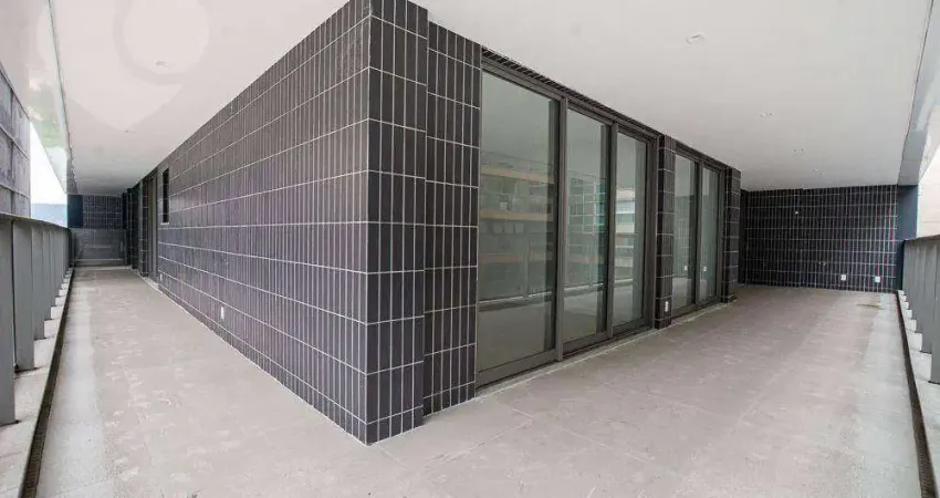 Excelente apartamento com planta generosa no mais novo empreendimento de frente para a Praia de Icaraí. O imóvel conta com 4 quartos, sendo 4 suítes,