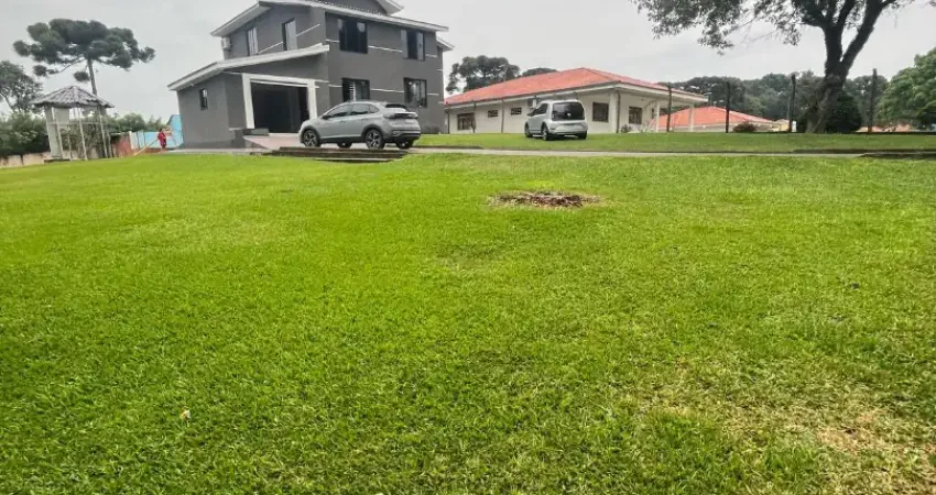 SOBRADO COM 260 m² + TERRENO DE 2.136 m² — ESPAÇO RARO EM Fazenda Rio Grande PR