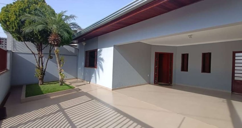 Casa para Venda em Sumaré, Jardim Macarenko, 3 dormitórios, 1 suíte, 3 banheiros, 4 vagas