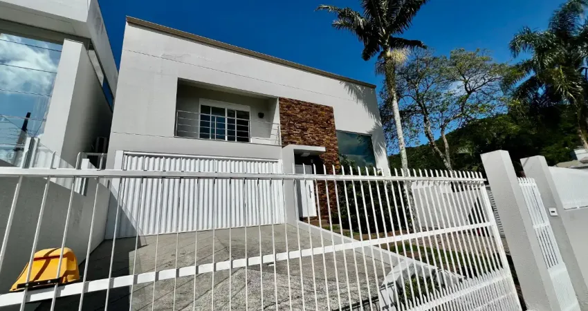 Casa com 3 quartos à venda na Rua Padre Réus, 72, Ponta de Baixo, São José