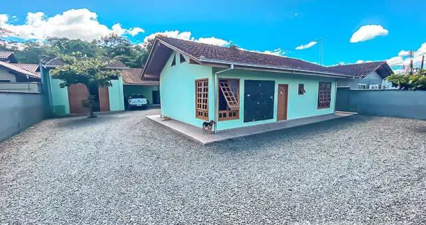 Casa com 4 quartos à venda na Rua Quinze de Novembro, 138, Vila Nova, Joinville