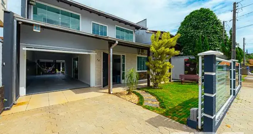 Casa com 4 quartos à venda na Rua Papa João XXIII, 77, Iririú, Joinville