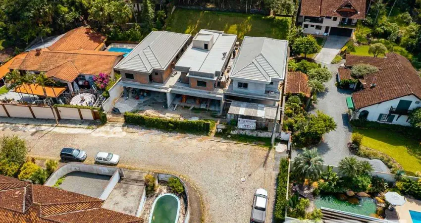 Casa com 4 quartos à venda na Rua Quinze de Novembro, 50, América, Joinville