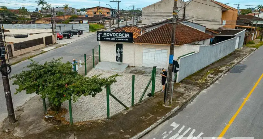 Casa com 3 quartos à venda na Voluntários da Patria, 510, Itaum, Joinville