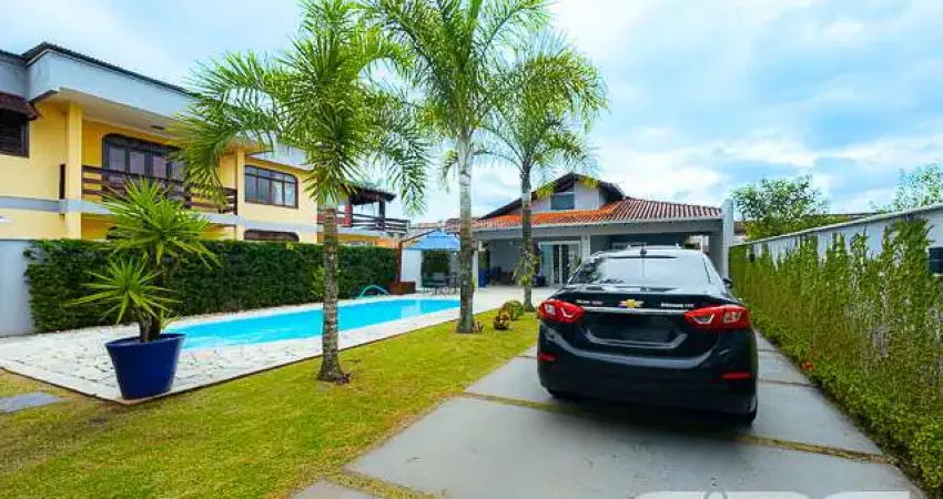 Casa com 4 quartos à venda na Valença, 96, Guanabara, Joinville