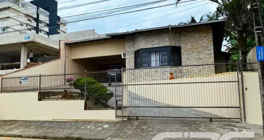 Casa com 4 quartos à venda na Rua Almirante Jaceguay, 847, Costa e Silva, Joinville