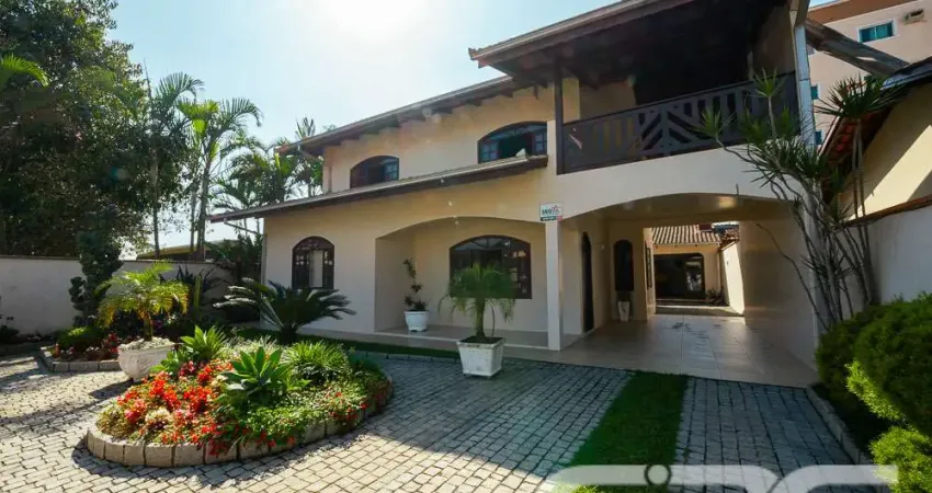 Casa com 4 quartos à venda na Rua Santa Catarina, 95, Santa Catarina, Joinville