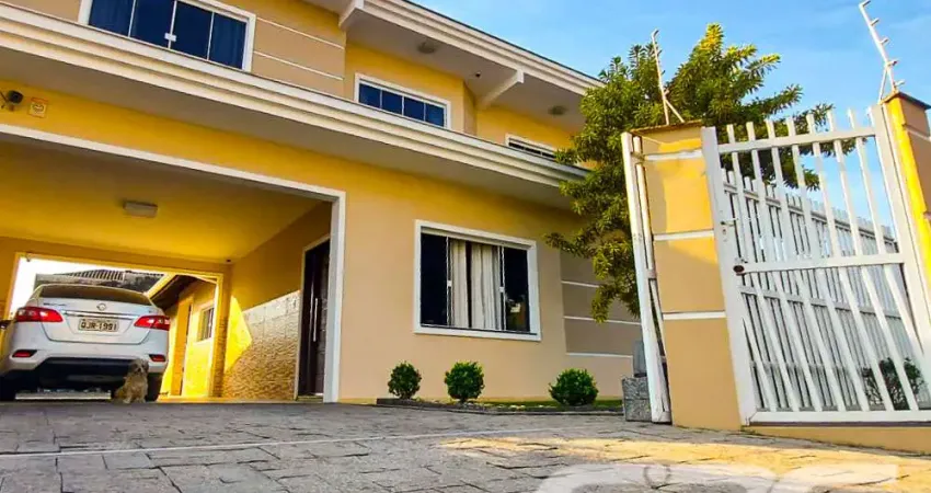 Casa com 6 quartos à venda na Albano Schimdt, 115, Boa Vista, Joinville