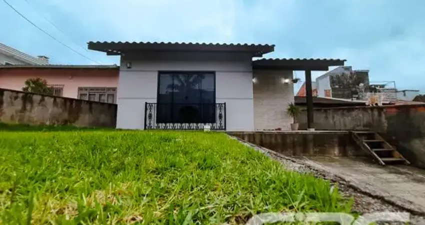 Casa com 3 quartos à venda na Avenida Paulo Schroeder, 199, Petrópolis, Joinville