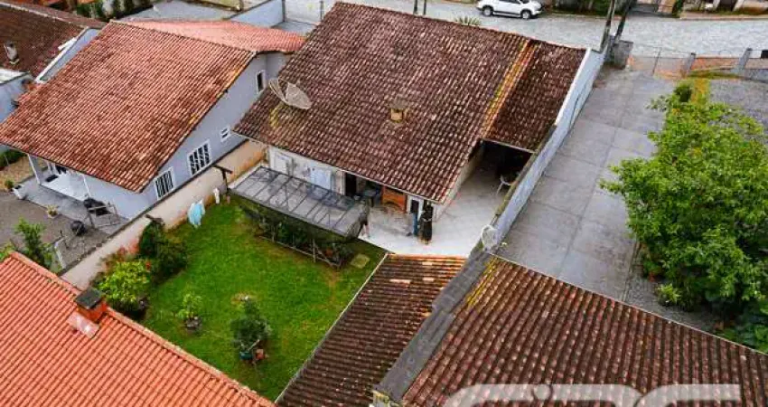 Casa com 3 quartos à venda na Voluntários da Patria, 502, Itaum, Joinville