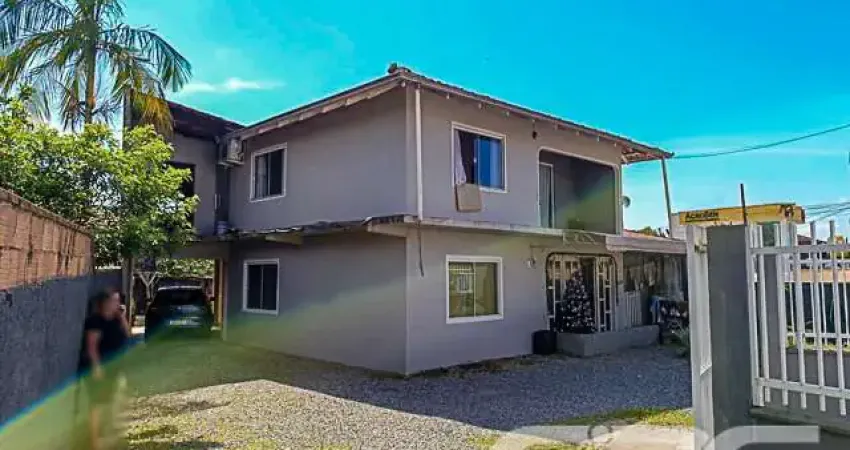 Casa com 4 quartos à venda na Rua Boehmerwald, 640, Boehmerwald, Joinville
