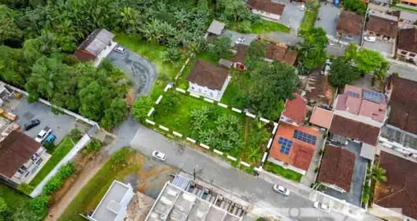 Terreno à venda na Rua Papa João XXIII, Iririú, Joinville