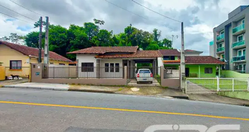 Casa com 3 quartos à venda na Rua Boehmerwald, 922, Boehmerwald, Joinville