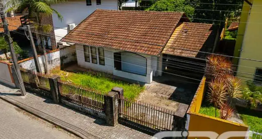 Casa com 2 quartos à venda na Rua Almirante Jaceguay, 51, Santo Antônio, Joinville