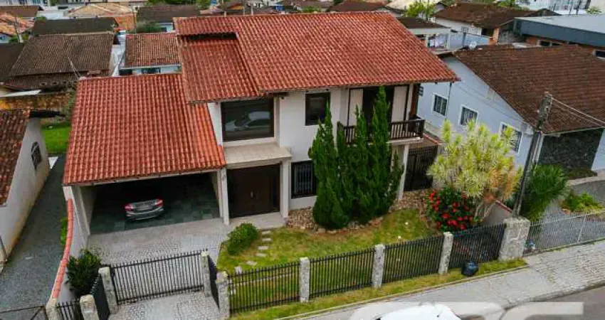 Casa com 4 quartos à venda na Rua Papa João XXIII, 460, Iririú, Joinville