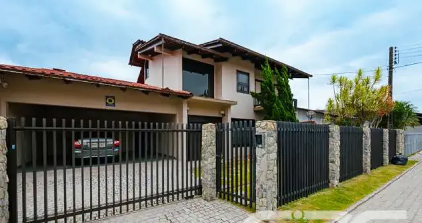 Casa com 4 quartos à venda na Rua Papa João XXIII, 460, Iririú, Joinville