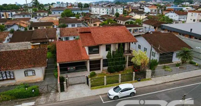 Casa com 4 quartos à venda na Rua Papa João XXIII, 460, Iririú, Joinville