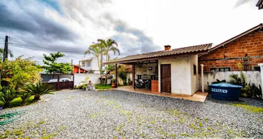 Casa com 2 quartos à venda na Rua dos Mecânicos, 319, Paranaguamirim, Joinville