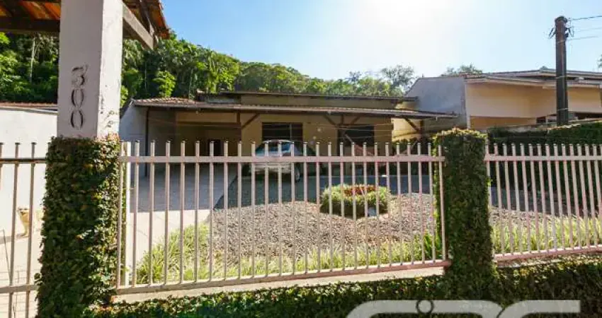 Casa com 3 quartos à venda na Rua Quinze de Novembro, 300, Vila Nova, Joinville