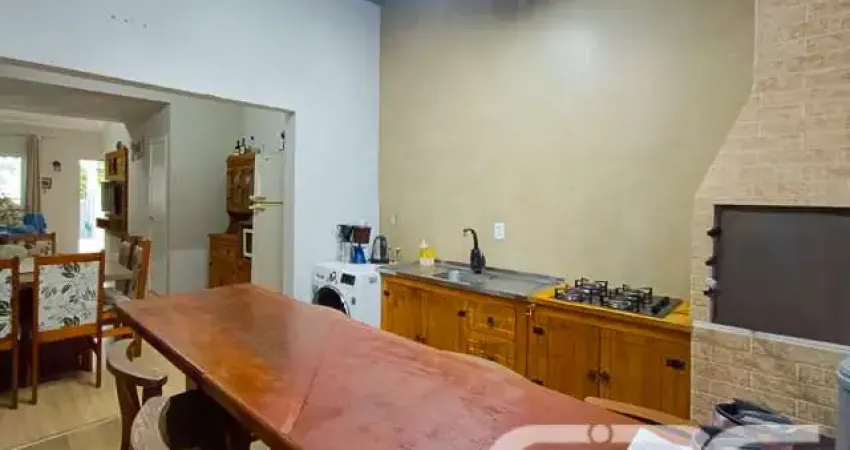 Casa com 2 quartos à venda na Avenida Paulo Schroeder, 153, Petrópolis, Joinville