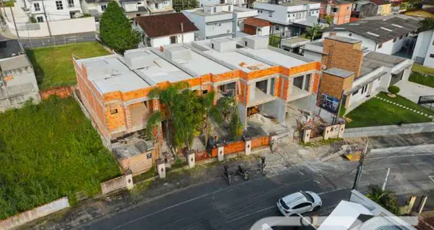 Casa com 3 quartos à venda na Pastor Guilherme Raú, 132, Saguaçu, Joinville