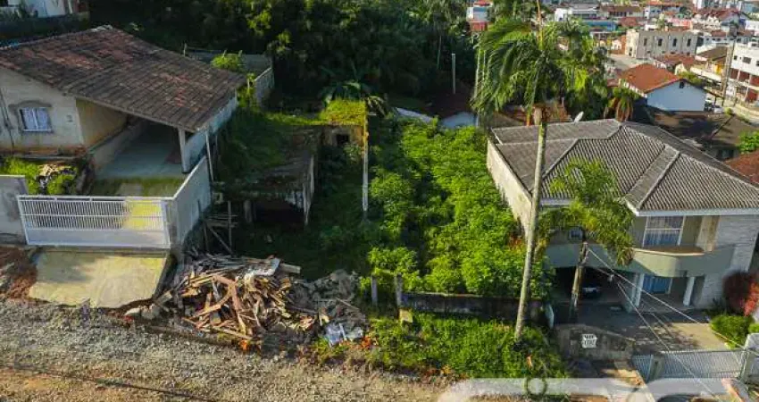 Terreno à venda na Rua Albano Schmidt, 58, Boa Vista, Joinville