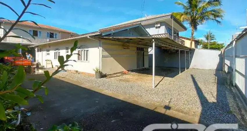 Casa com 7 quartos à venda na Rua Selma Doering Bruhns, 1792, Jardim Iririú, Joinville