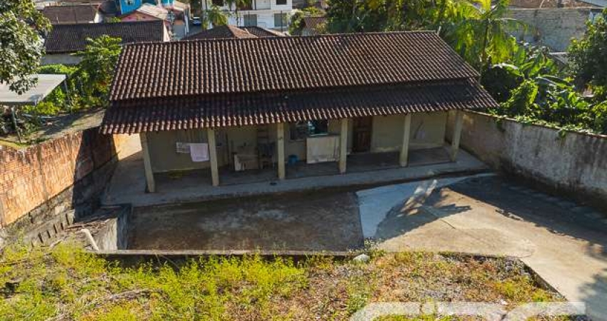 Casa com 1 quarto à venda na Rua Minas Gerais, 171, Nova Brasília, Joinville