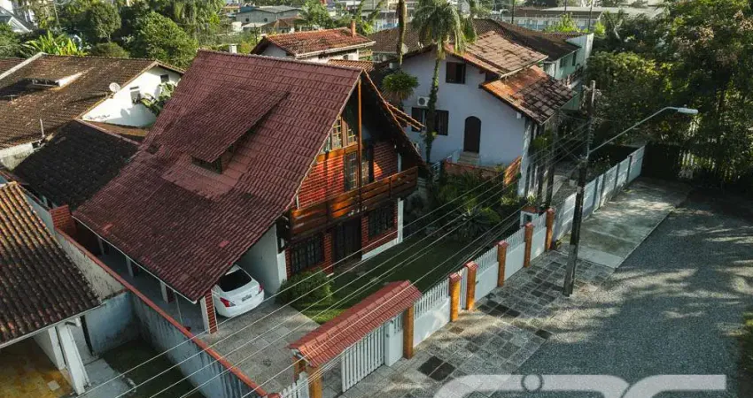 Casa com 3 quartos à venda na Pastor Guilherme Raú, 290, Saguaçu, Joinville