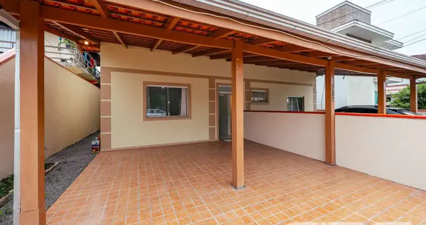Casa com 6 quartos à venda na Rua Papa João XXIII, 158, Iririú, Joinville