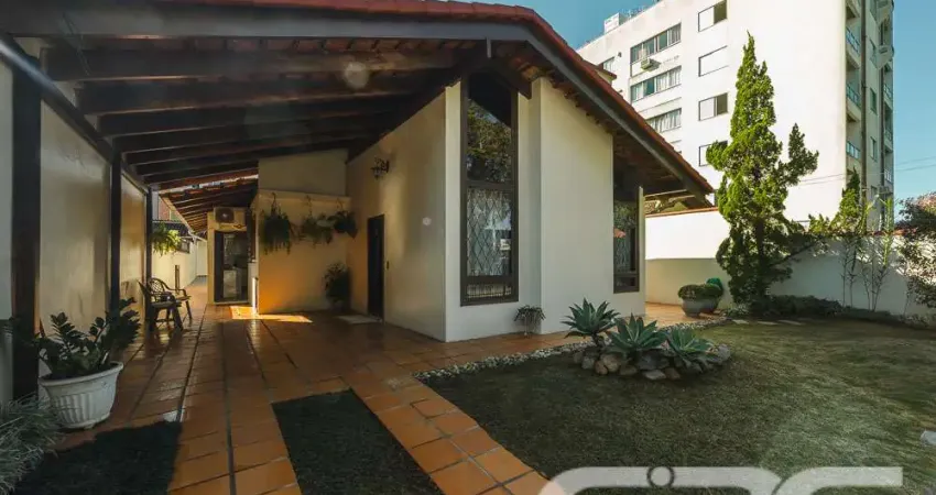 Casa com 3 quartos à venda na Rua Coronel Procópio Gomes, 590, Bucarein, Joinville