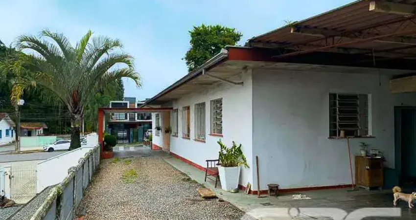 Terreno à venda na Rua Alexandre Schlemm, 610, Anita Garibaldi, Joinville