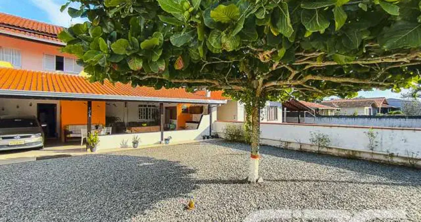 Casa com 4 quartos à venda na Nereu Ramos, 131, Salinas, Balneário Barra do Sul