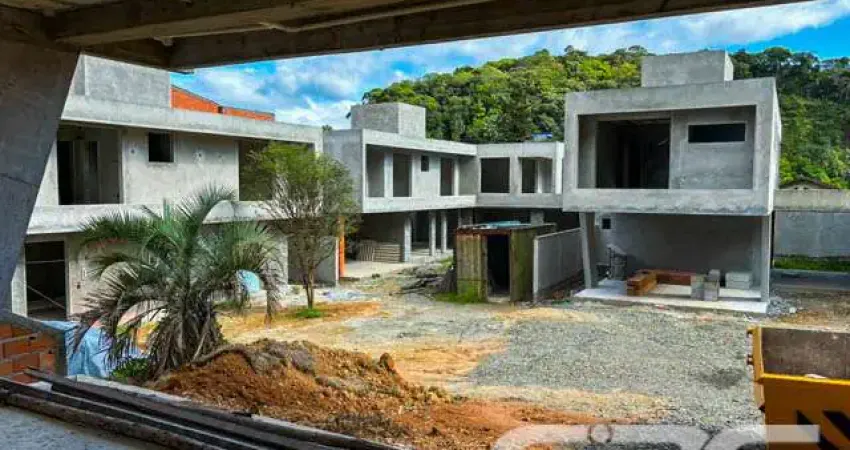 Casa em condomínio fechado com 3 quartos à venda na Rua Quinze de Novembro, Glória, Joinville