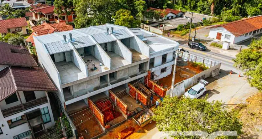 Casa com 3 quartos à venda na Rua Tenente Antônio João, 14, Bom Retiro, Joinville