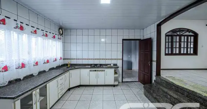 Casa com 3 quartos à venda na Rua Fátima, 252, Jarivatuba, Joinville
