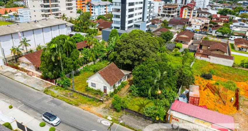 Casa com 1 quarto à venda na Pastor Guilherme Raú, 164, Saguaçu, Joinville