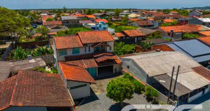 Casa com 3 quartos à venda na Amândio Cabral, 124, Centro, Balneário Barra do Sul