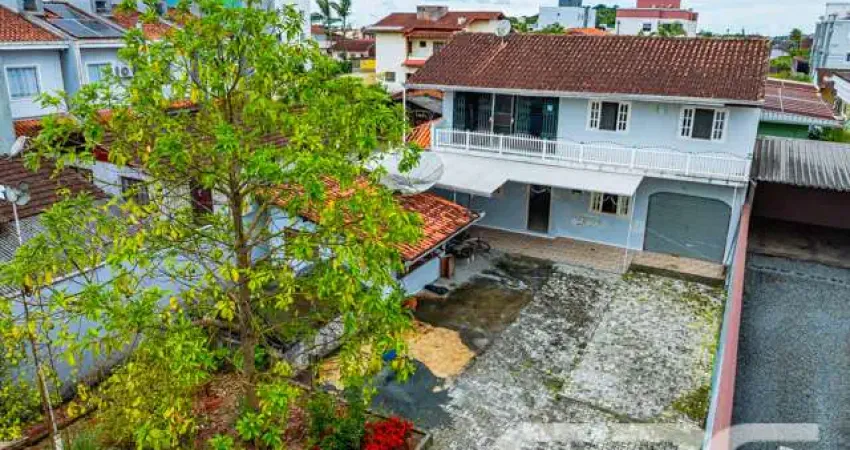 Casa com 3 quartos à venda na Rua Tuiuti, 600, Aventureiro, Joinville