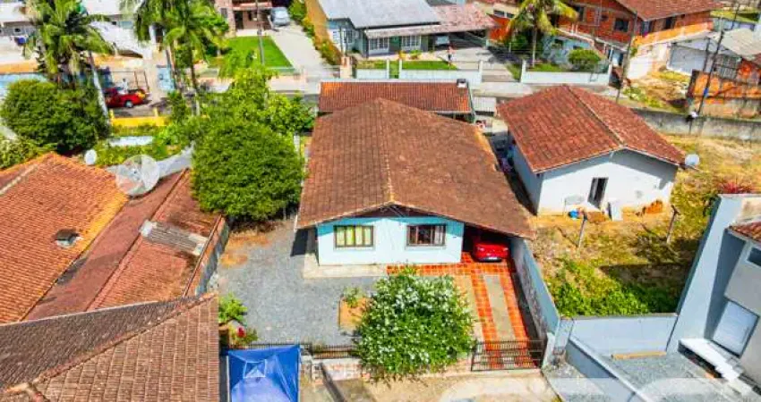 Casa com 1 quarto à venda na Rua Ponte Serrada, 113, Comasa, Joinville