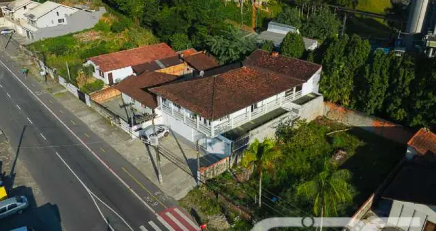 Casa com 1 quarto à venda na Voluntários da Patria, 208, Itaum, Joinville