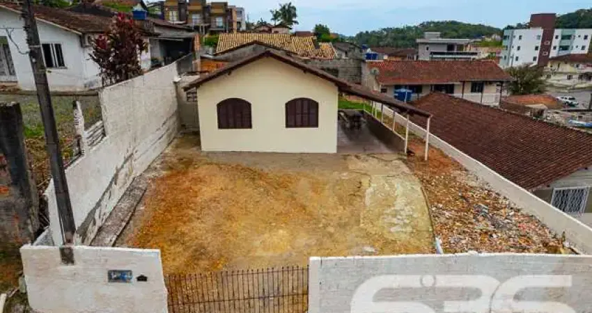 Casa com 2 quartos à venda na Voluntários da Patria, 23, Itaum, Joinville