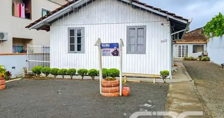Casa com 4 quartos à venda na Rua dos Mecânicos, 582, Paranaguamirim, Joinville