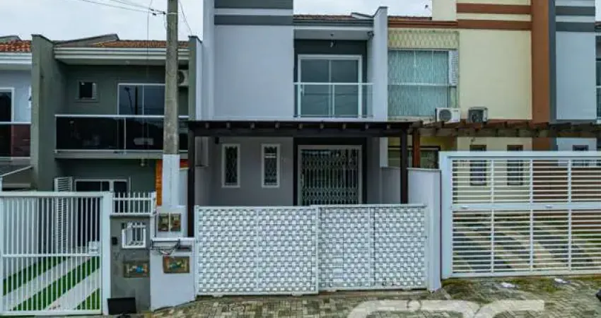 Casa com 3 quartos à venda na Albano Schimdt, 161, Boa Vista, Joinville