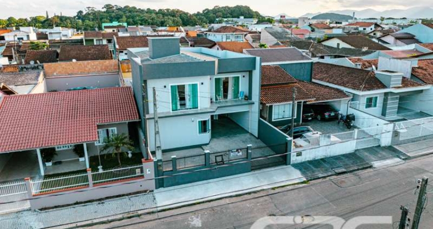 Casa | Joinville | Adhemar Garcia