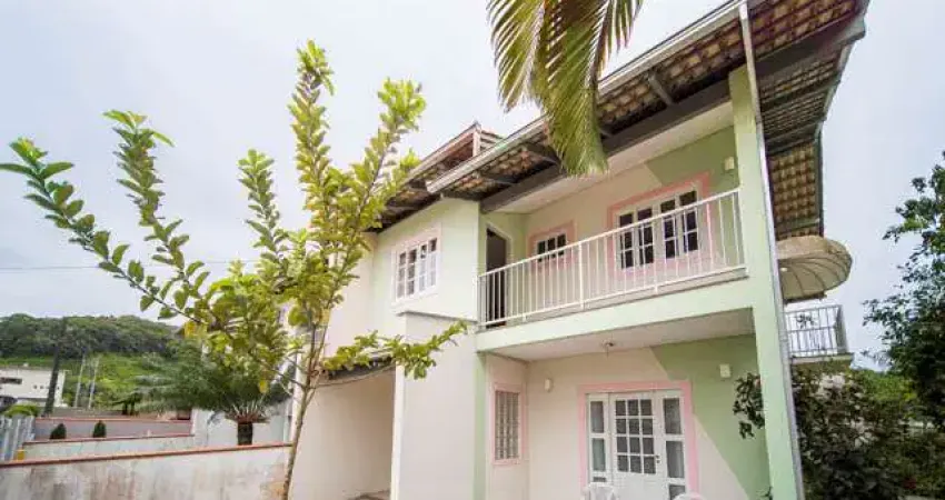 Casa com 3 quartos à venda na Rua Almirante Jaceguay, 10, Santo Antônio, Joinville